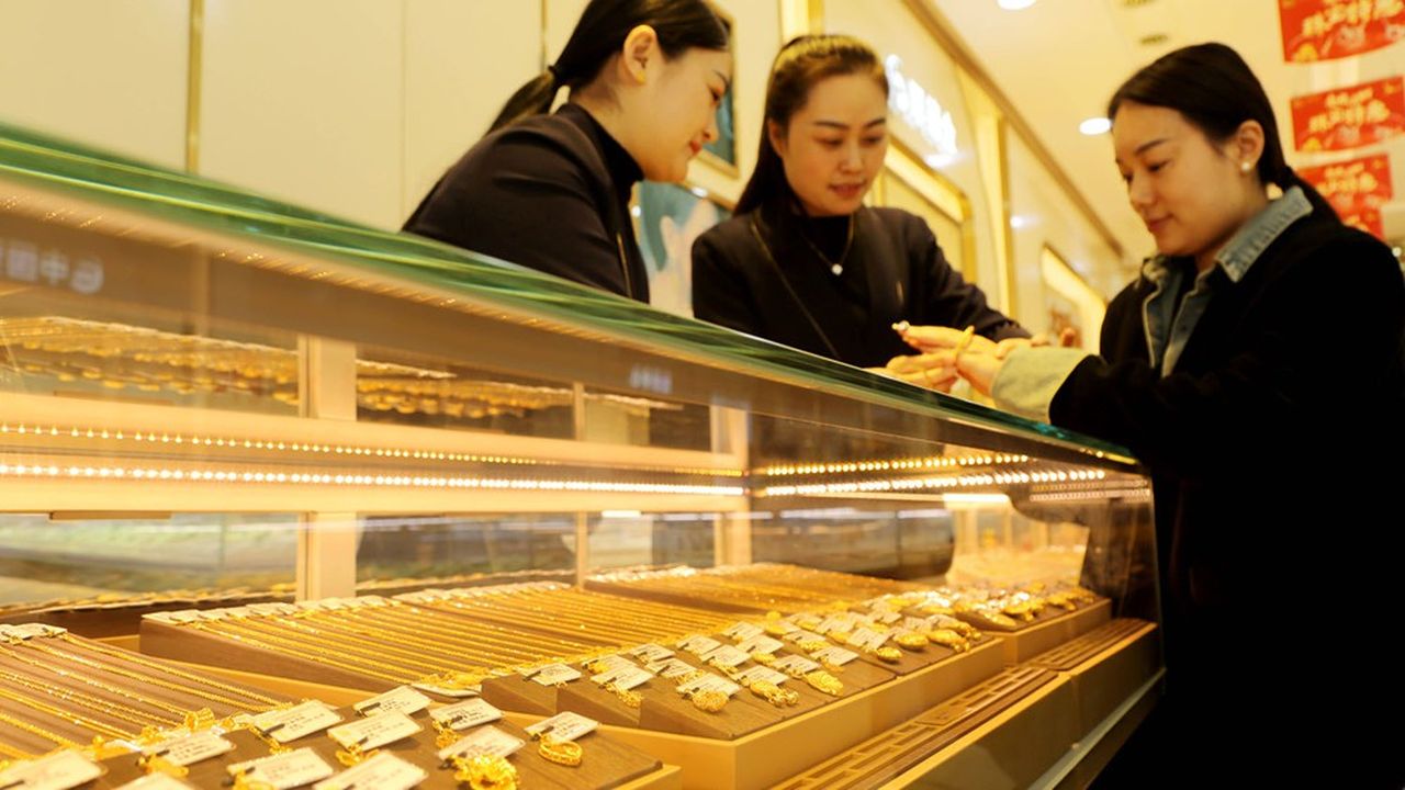 Ingots, coins, jewelry… faced with economic difficulties, the Chinese are turning to gold