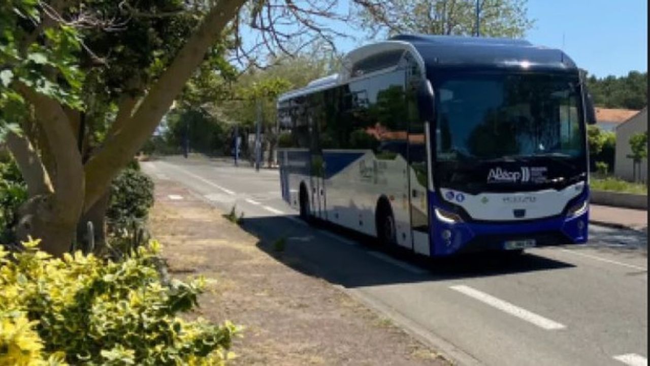 Les départs et arrivées des cars express à La Roche-sur-Yon sont synchronisés avec les horaires des TER à destination et en provenance de Nantes.