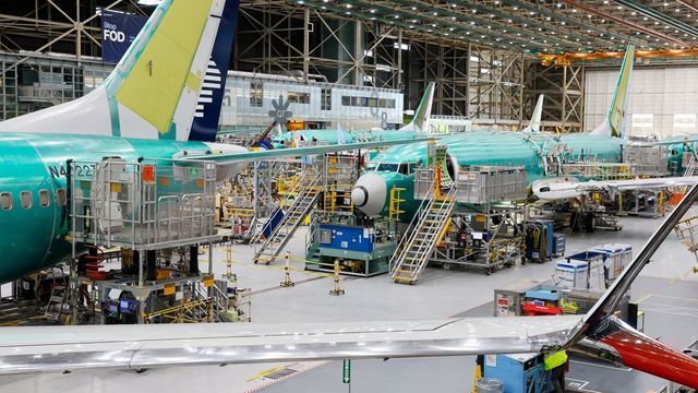 Boeing met l'entreprise au régime sec en prévision d'une grève longue