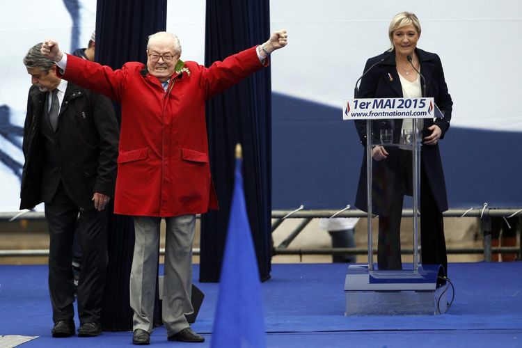 Jean-Marie Le Pen et Marine Le Pen, le 1er mai 2015.